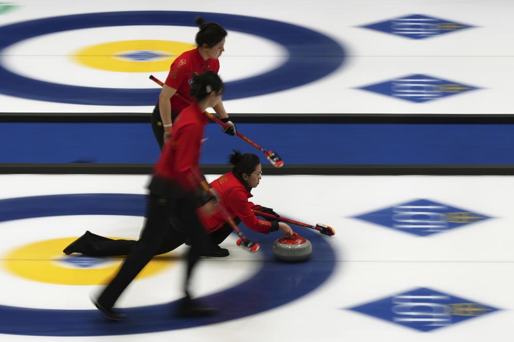 弗拉格：詹姆斯&东契奇&里夫斯像三头龙，他们都能撑起球队